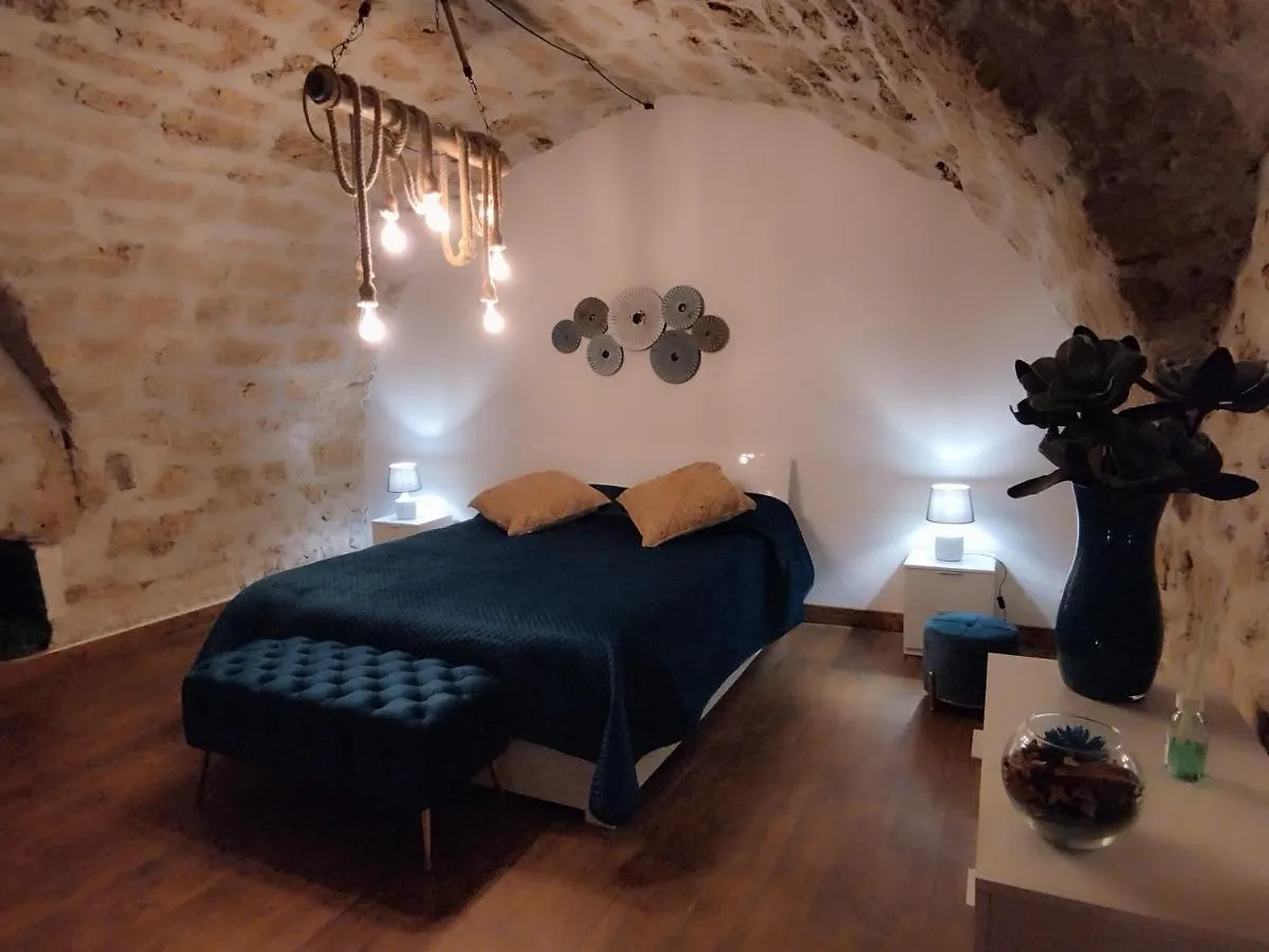 Ecce Homo Apartment Carini