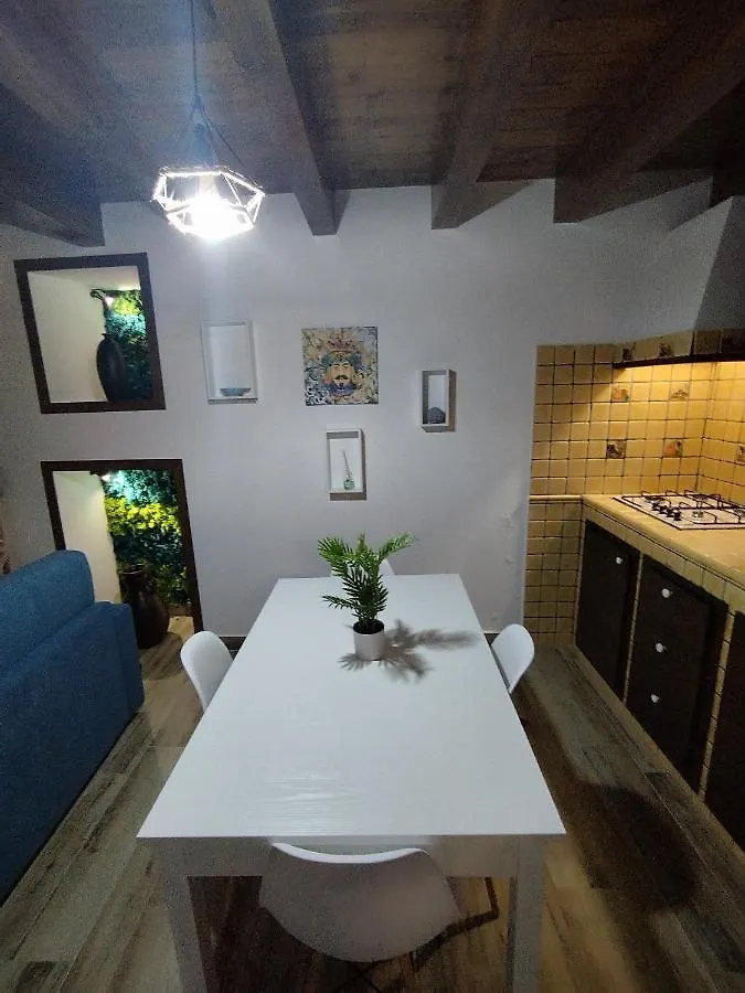 Ecce Homo Apartment Carini