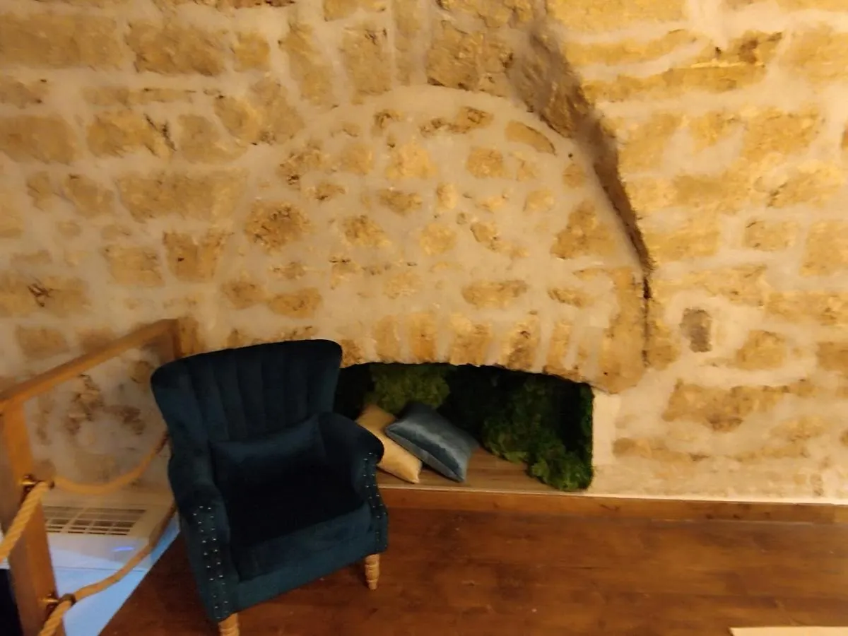 Ecce Homo Apartment Carini 0*,  Italy