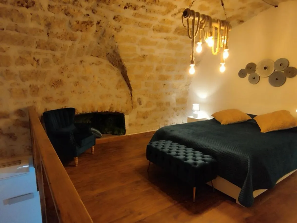 Ecce Homo Apartment Carini Italy